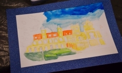 Art Camp na Zamku Piastowskim: Młodzi tw&oacute;rcy malują historię i przyszłość raciborskich zabytk&oacute;w (13)