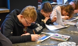 Art Camp na Zamku Piastowskim: Młodzi tw&oacute;rcy malują historię i przyszłość raciborskich zabytk&oacute;w (2)