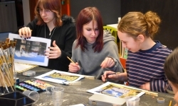 Art Camp na Zamku Piastowskim: Młodzi tw&oacute;rcy malują historię i przyszłość raciborskich zabytk&oacute;w (4)