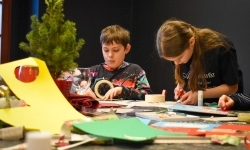 Art Camp na Zamku Piastowskim: Młodzi tw&oacute;rcy malują historię i przyszłość raciborskich zabytk&oacute;w (8)