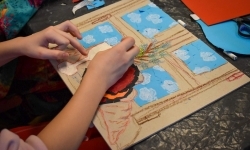 Art Camp na Zamku Piastowskim: Młodzi tw&oacute;rcy malują historię i przyszłość raciborskich zabytk&oacute;w (9)