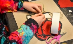 Art Camp na Zamku Piastowskim: Młodzi tw&oacute;rcy malują historię i przyszłość raciborskich zabytk&oacute;w (10)