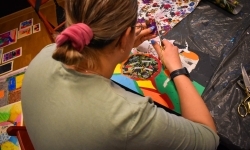 Art Camp na Zamku Piastowskim: Młodzi tw&oacute;rcy malują historię i przyszłość raciborskich zabytk&oacute;w (18)