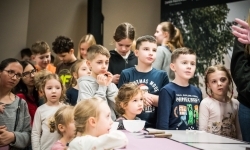 Karmel i balony na Zamku Piastowskim. Atrakcje dla dzieci w ramach akcji Wakacje w Powiecie (20)