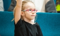 Karmel i balony na Zamku Piastowskim. Atrakcje dla dzieci w ramach akcji Wakacje w Powiecie (2)