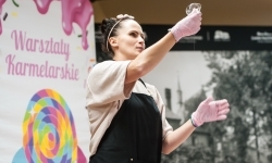 Karmel i balony na Zamku Piastowskim. Atrakcje dla dzieci w ramach akcji Wakacje w Powiecie (5)