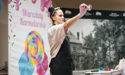 Karmel i balony na Zamku Piastowskim. Atrakcje dla dzieci w ramach akcji Wakacje w Powiecie (6)