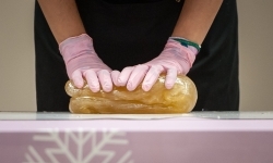 Karmel i balony na Zamku Piastowskim. Atrakcje dla dzieci w ramach akcji Wakacje w Powiecie (8)