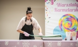 Karmel i balony na Zamku Piastowskim. Atrakcje dla dzieci w ramach akcji Wakacje w Powiecie (11)