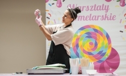 Karmel i balony na Zamku Piastowskim. Atrakcje dla dzieci w ramach akcji Wakacje w Powiecie (16)