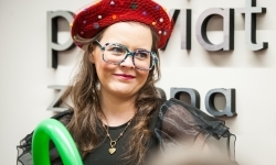 Karmel i balony na Zamku Piastowskim. Atrakcje dla dzieci w ramach akcji Wakacje w Powiecie (4)