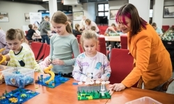 Ponad p&oacute;ł miliona klock&oacute;w na Zamku Piastowskim &ndash; ferie w Powiecie Raciborskim trwają (13)