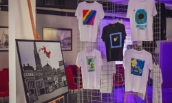 Magiczny wernisaż prac młodych tw&oacute;rc&oacute;w w zamkowej słodowni (8)