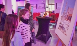 Magiczny wernisaż prac młodych tw&oacute;rc&oacute;w w zamkowej słodowni (2)