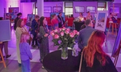 Magiczny wernisaż prac młodych tw&oacute;rc&oacute;w w zamkowej słodowni (8)