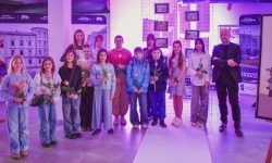 Magiczny wernisaż prac młodych tw&oacute;rc&oacute;w w zamkowej słodowni (10)