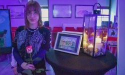 Magiczny wernisaż prac młodych tw&oacute;rc&oacute;w w zamkowej słodowni (12)