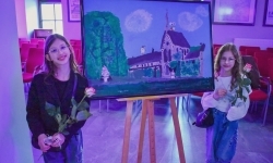 Magiczny wernisaż prac młodych tw&oacute;rc&oacute;w w zamkowej słodowni (13)