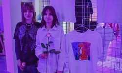 Magiczny wernisaż prac młodych tw&oacute;rc&oacute;w w zamkowej słodowni (17)