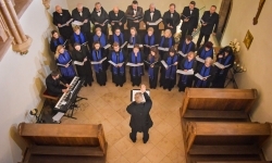 Pasyjna zaduma na Zamku Piastowskim. Koncert ch&oacute;ru z Krzyżanowic (2)