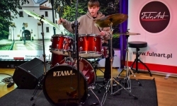 Muzyczne powitanie wiosny na Zamku Piastowskim &ndash; koncert uczni&oacute;w Ogniska Muzycznego Fulnart (11)