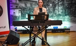 Muzyczne powitanie wiosny na Zamku Piastowskim &ndash; koncert uczni&oacute;w Ogniska Muzycznego Fulnart (1)