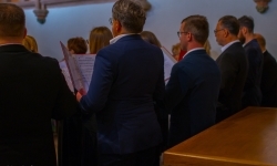 Pieśni wielkopostne w kaplicy zamkowej. Owacje na stojąco dla scholi &bdquo;Od Serca&rdquo; (13)