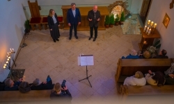 Pieśni wielkopostne w kaplicy zamkowej. Owacje na stojąco dla scholi &bdquo;Od Serca&rdquo; (1)