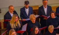 Pieśni wielkopostne w kaplicy zamkowej. Owacje na stojąco dla scholi &bdquo;Od Serca&rdquo; (1)