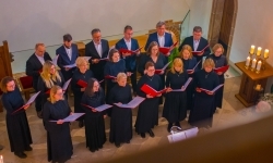 Pieśni wielkopostne w kaplicy zamkowej. Owacje na stojąco dla scholi &bdquo;Od Serca&rdquo; (2)