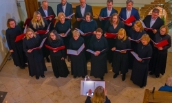 Pieśni wielkopostne w kaplicy zamkowej. Owacje na stojąco dla scholi &bdquo;Od Serca&rdquo; (11)