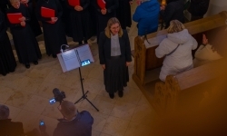 Pieśni wielkopostne w kaplicy zamkowej. Owacje na stojąco dla scholi &bdquo;Od Serca&rdquo; (13)