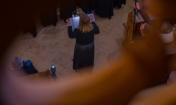 Pieśni wielkopostne w kaplicy zamkowej. Owacje na stojąco dla scholi &bdquo;Od Serca&rdquo; (16)