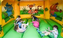 Ponad 200 dzieci na pikniku z okazji Dnia Flagi! (13)