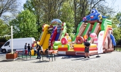 Ponad 200 dzieci na pikniku z okazji Dnia Flagi! (18)