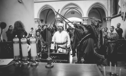 W zamkowej kaplicy odbyło się pasowanie na rycerza (12)