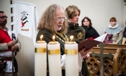 W zamkowej kaplicy odbyło się pasowanie na rycerza (13)