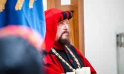 W zamkowej kaplicy odbyło się pasowanie na rycerza (13)