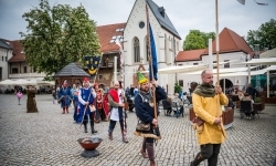 W zamkowej kaplicy odbyło się pasowanie na rycerza (8)