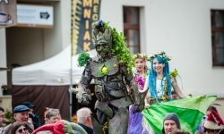 Szczudlarze i smok z grupy STEAM SHOW z Białorusi (10)