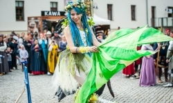 Szczudlarze i smok z grupy STEAM SHOW z Białorusi (14)
