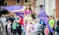 Szczudlarze i smok z grupy STEAM SHOW z Białorusi (16)