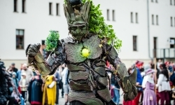 Szczudlarze i smok z grupy STEAM SHOW z Białorusi (18)