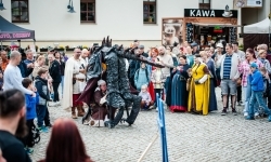 Szczudlarze i smok z grupy STEAM SHOW z Białorusi (19)