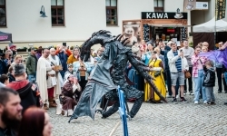 Szczudlarze i smok z grupy STEAM SHOW z Białorusi (20)