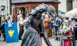 Szczudlarze i smok z grupy STEAM SHOW z Białorusi (13)