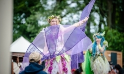 Szczudlarze i smok z grupy STEAM SHOW z Białorusi (20)