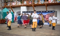 Wyjątkowe wydarzenie teatralne na scenie Zamku Piastowskiego w Raciborzu (10)