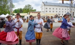 Wyjątkowe wydarzenie teatralne na scenie Zamku Piastowskiego w Raciborzu (13)
