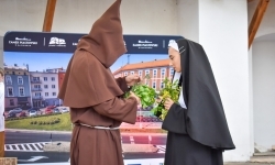 Wyjątkowe wydarzenie teatralne na scenie Zamku Piastowskiego w Raciborzu (14)